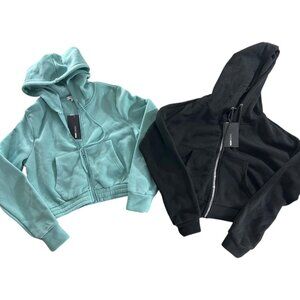 Fashion Nova Crop tops Sweater Size S Black / Blue  Front Pocket Zip up